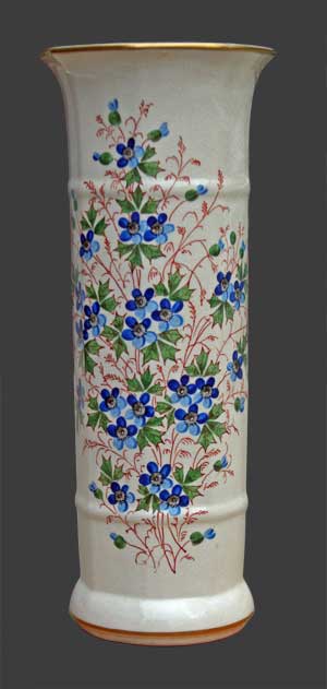 Vase rouleau avec un décor floral