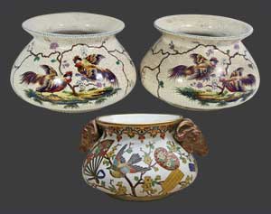 Vue de la paire de vase avec un 3e.