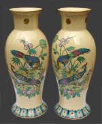 Autre vue de la paire de vases