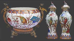 Vue de notre vase à côté d'une paire de vases de Tergnier.