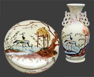 Vue du vase justaposé à un autre.