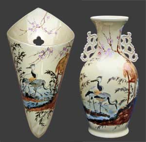 Vue du vase justaposé à un autre.
