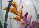Vue d'un premier détail du décor du vase de droite