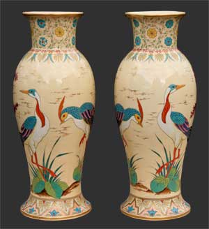 Paire de hauts vases