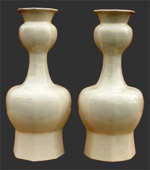 Paire de vases bouteilles