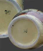 Vue du dessous des deux vases