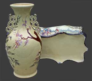 Vue de la jardinière et d'un autre vase de Tergnier.