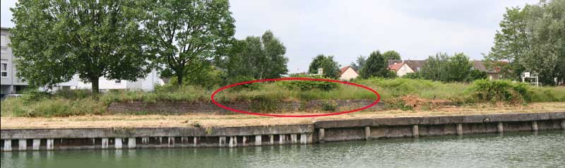 Vue panoramique de l'endroit où la faïencrie avait accès au canal